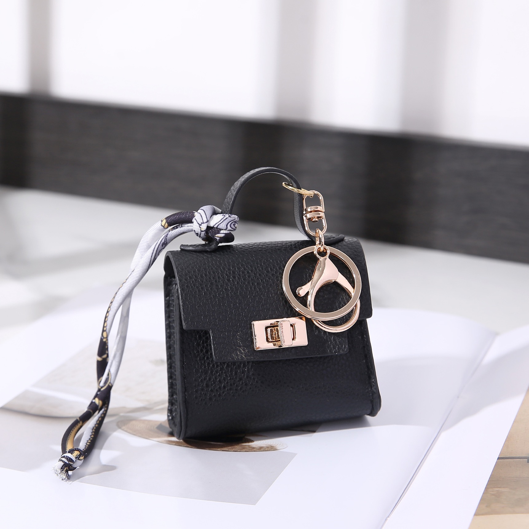 Mini Small Bag Light Luxury He - Headphone Hook Under ulasan dan harga